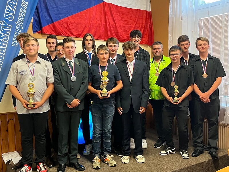 Tým sportovních rybářů